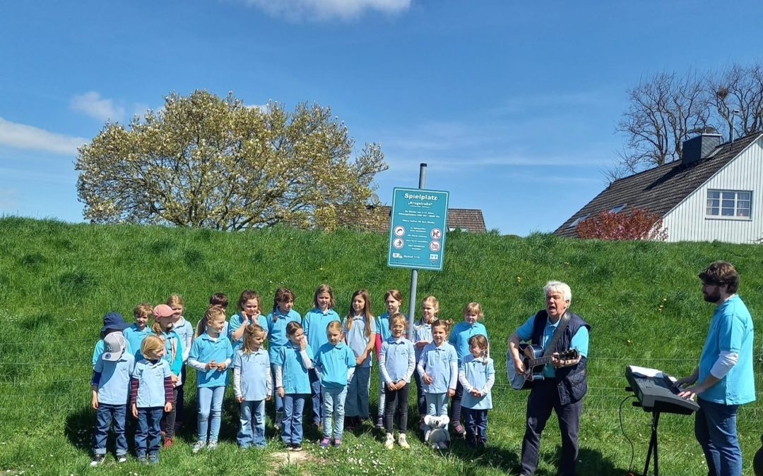 Video und Bilder des Konzertes der Elbkinder mit Rolf Zuckowski auf dem Schachblumenfest 2023 in Hetlingen